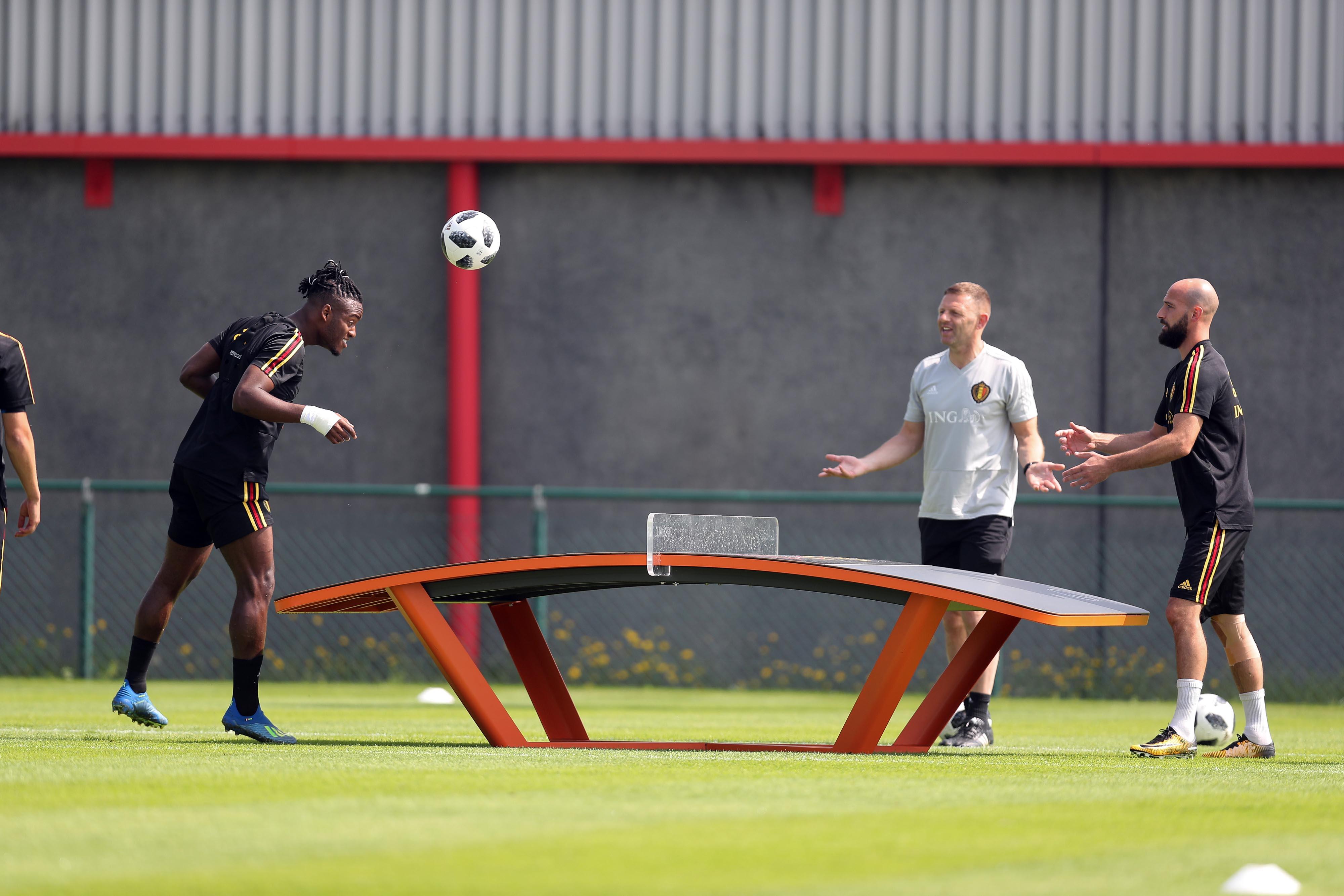 比利时乒乓球队鏖战英国乒乓球队，波尔制霸全场