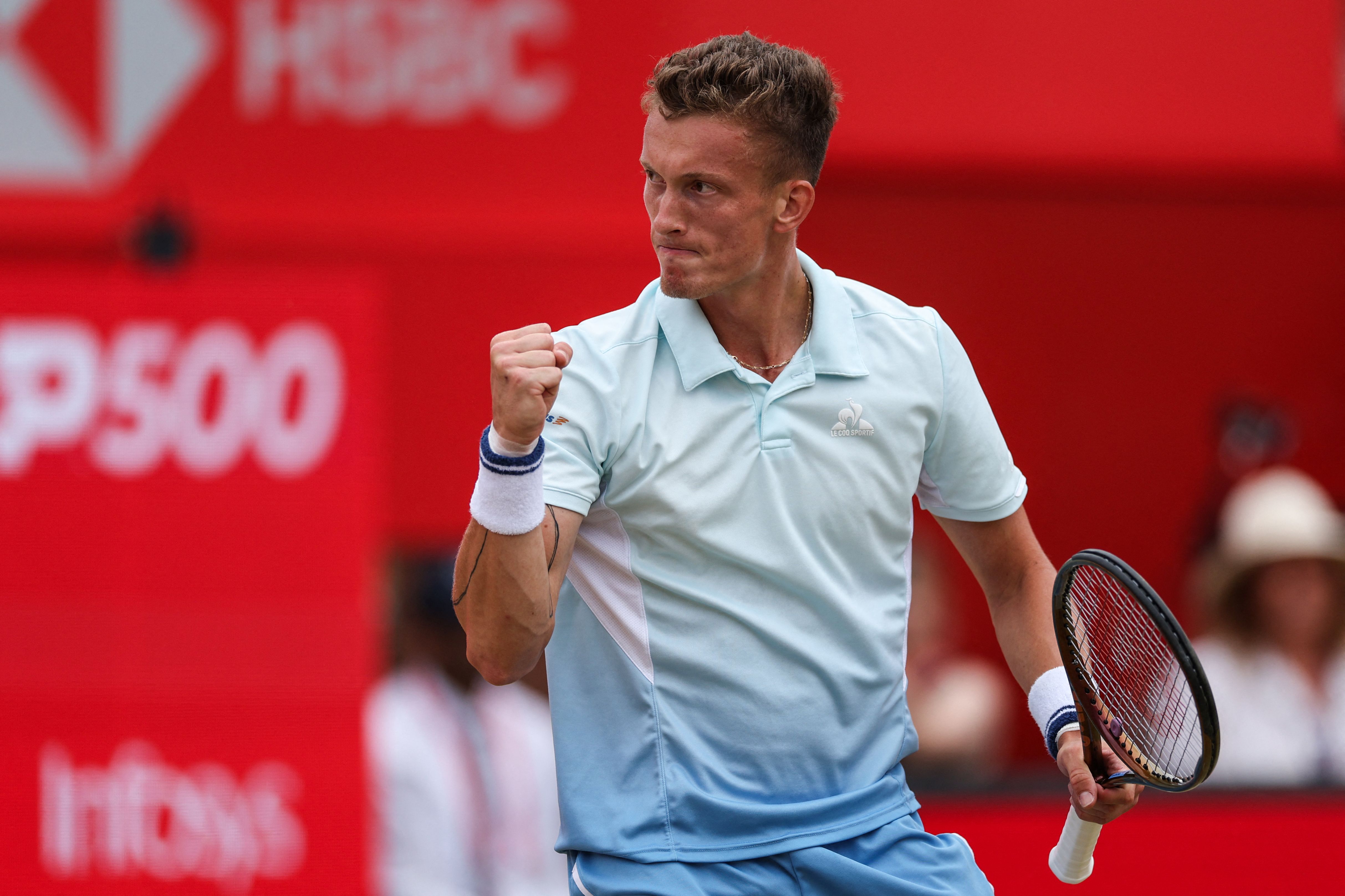 西班牙网球队翻盘欧洲网球队，阿尔卡拉斯送出助攻的简单介绍