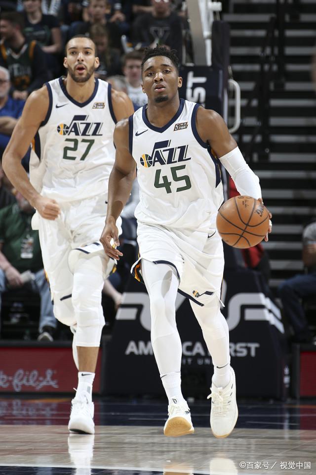 希腊男篮爆冷黄蜂,萨姆·米切尔高光表现的简单介绍 希腊男篮爆冷黄蜂,萨姆·米切尔高光表现的简单介绍