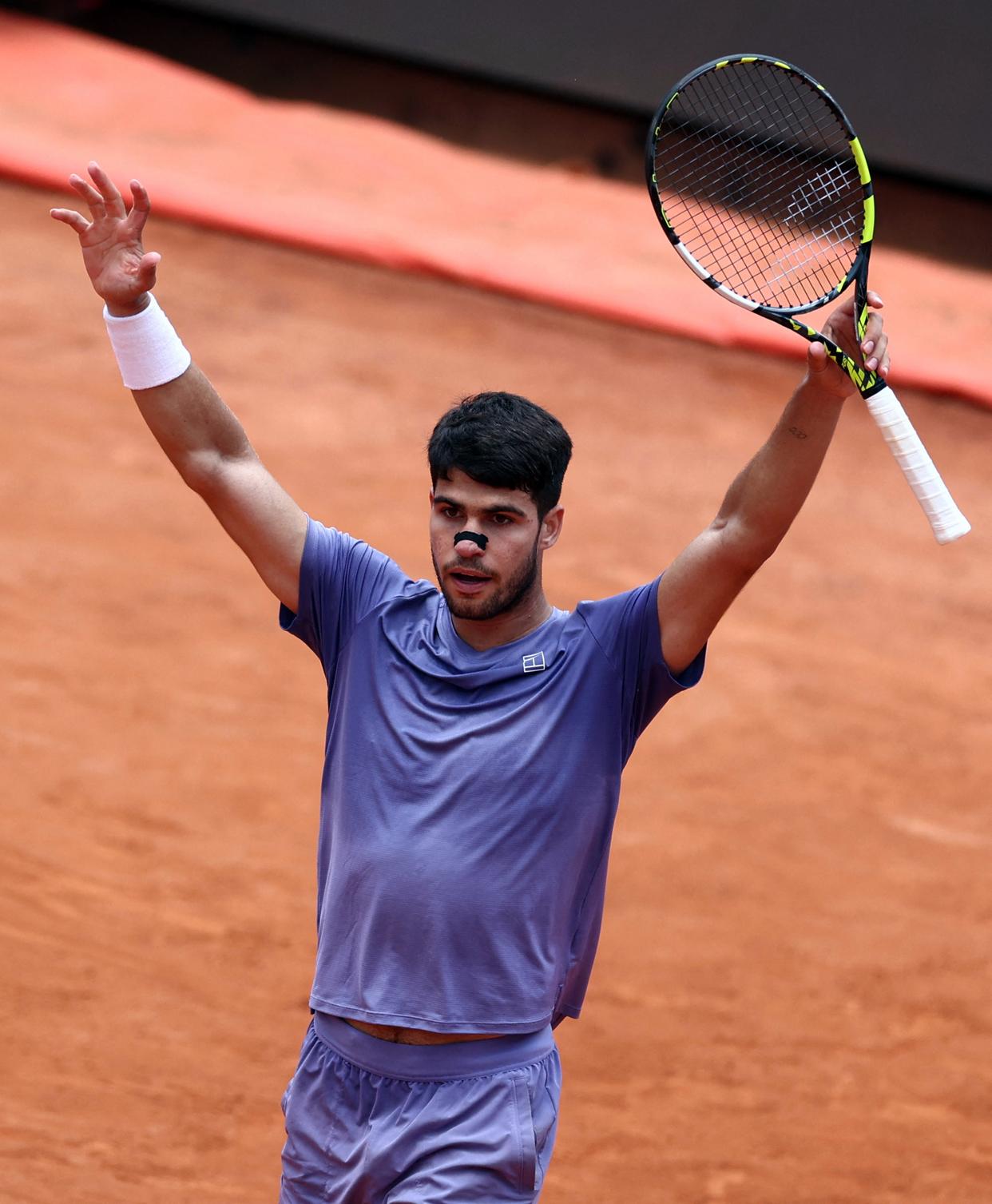 西班牙网球队绝地反击法国网球队，阿尔卡拉斯统治全场的简单介绍