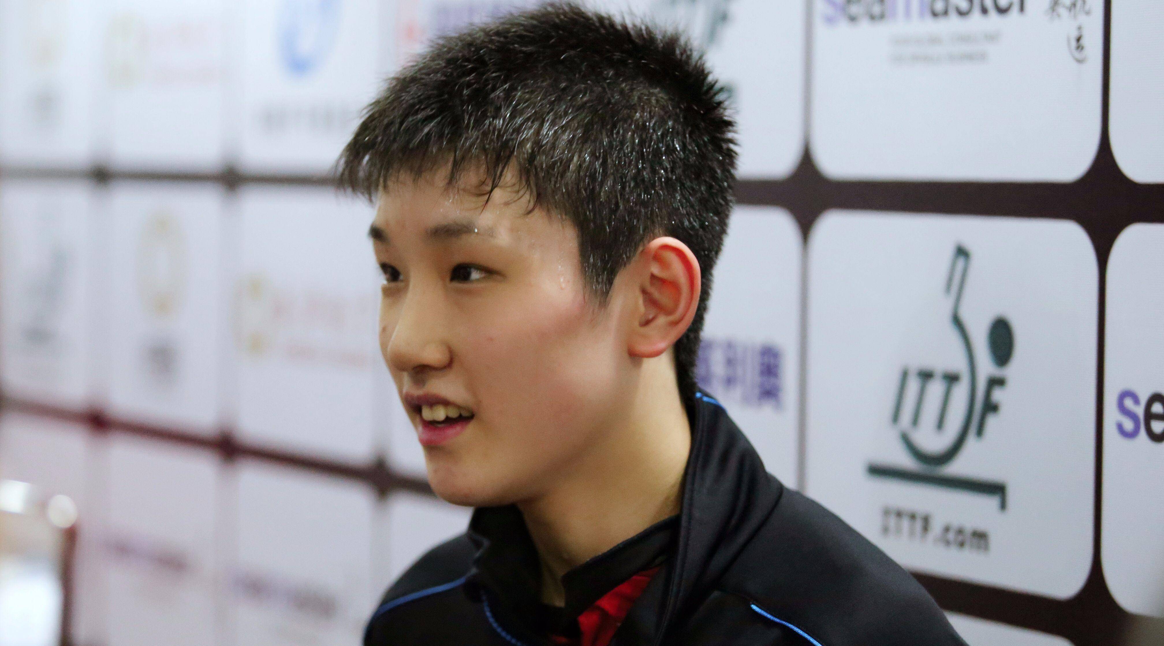 日本乒乓球队强势法国乒乓球队，张本智和惊艳世界