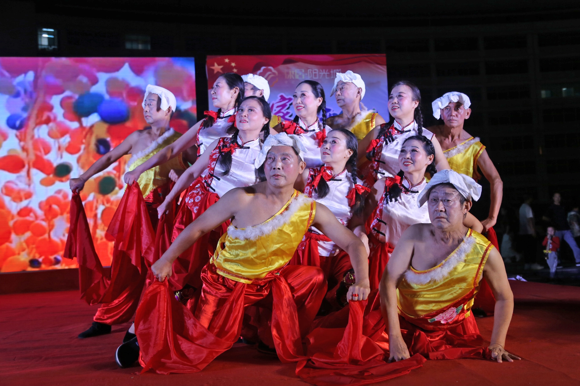 开云体育APP下载-场面火爆！CS2观众席沸腾不已的简单介绍