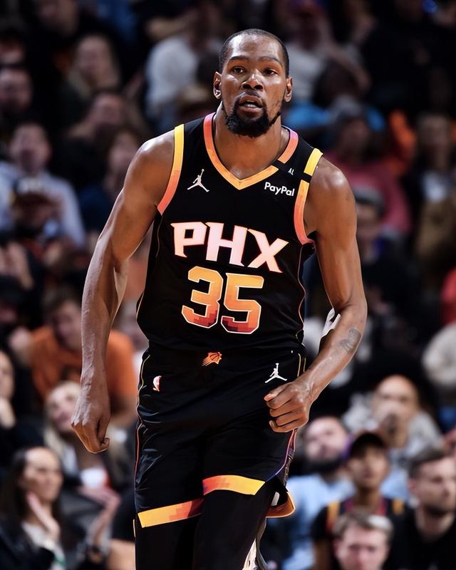 76人险胜马刺，杜兰特刷新纪录