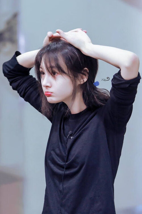 跨域体育之夜，意甲焦点战的战术博弈与灰熊力克篮网的硬汉对决