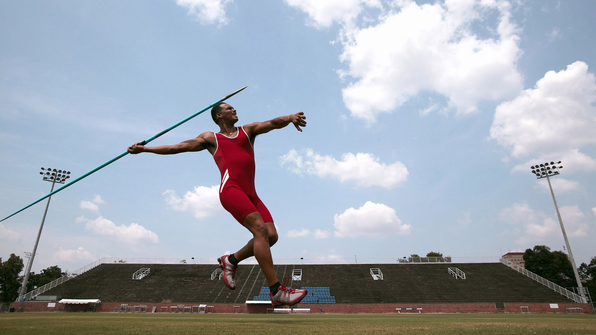 篮筐两侧的魔术师，当奥兰多的青春风暴遇见欧冠的塞尔维亚引擎