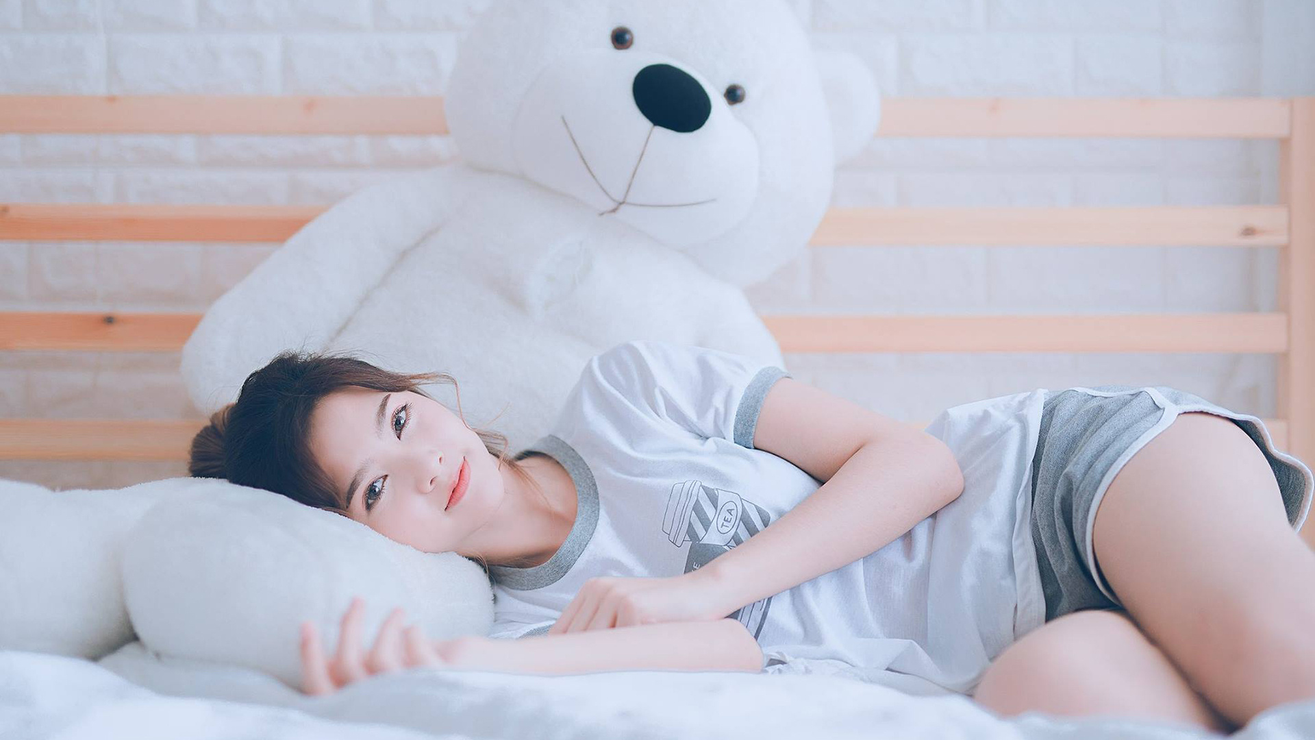 福克斯41分点燃全场，雄鹿队战术机器全面压制深圳