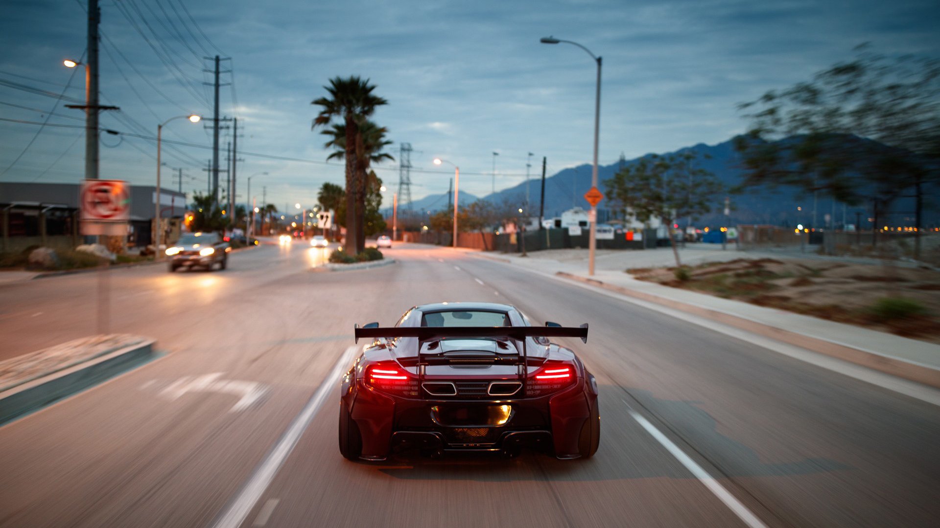 孤岛与洪流，楚阿梅尼的决胜怒吼，如何将红黑军团卷入西班牙旋涡