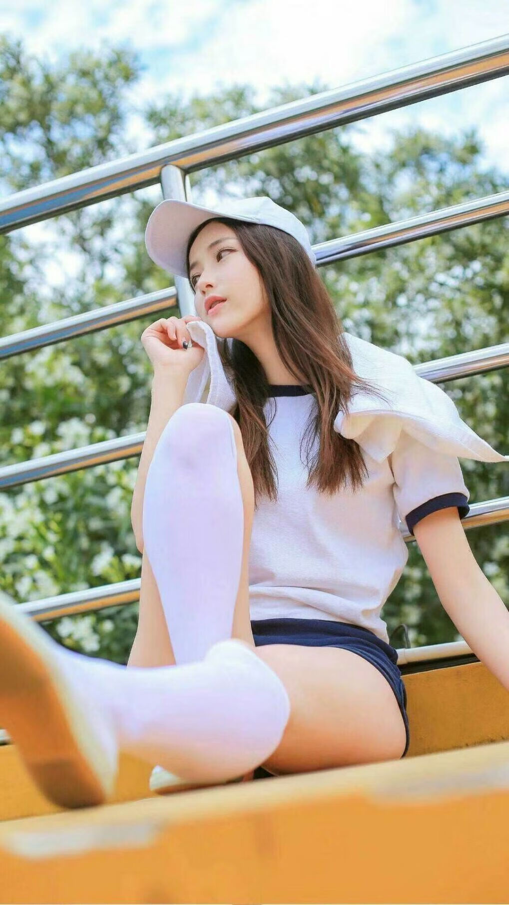 伦纳德时空冻结,那一记跨越三年的跳投,如何收割了曾赋予他王冠的猛龙